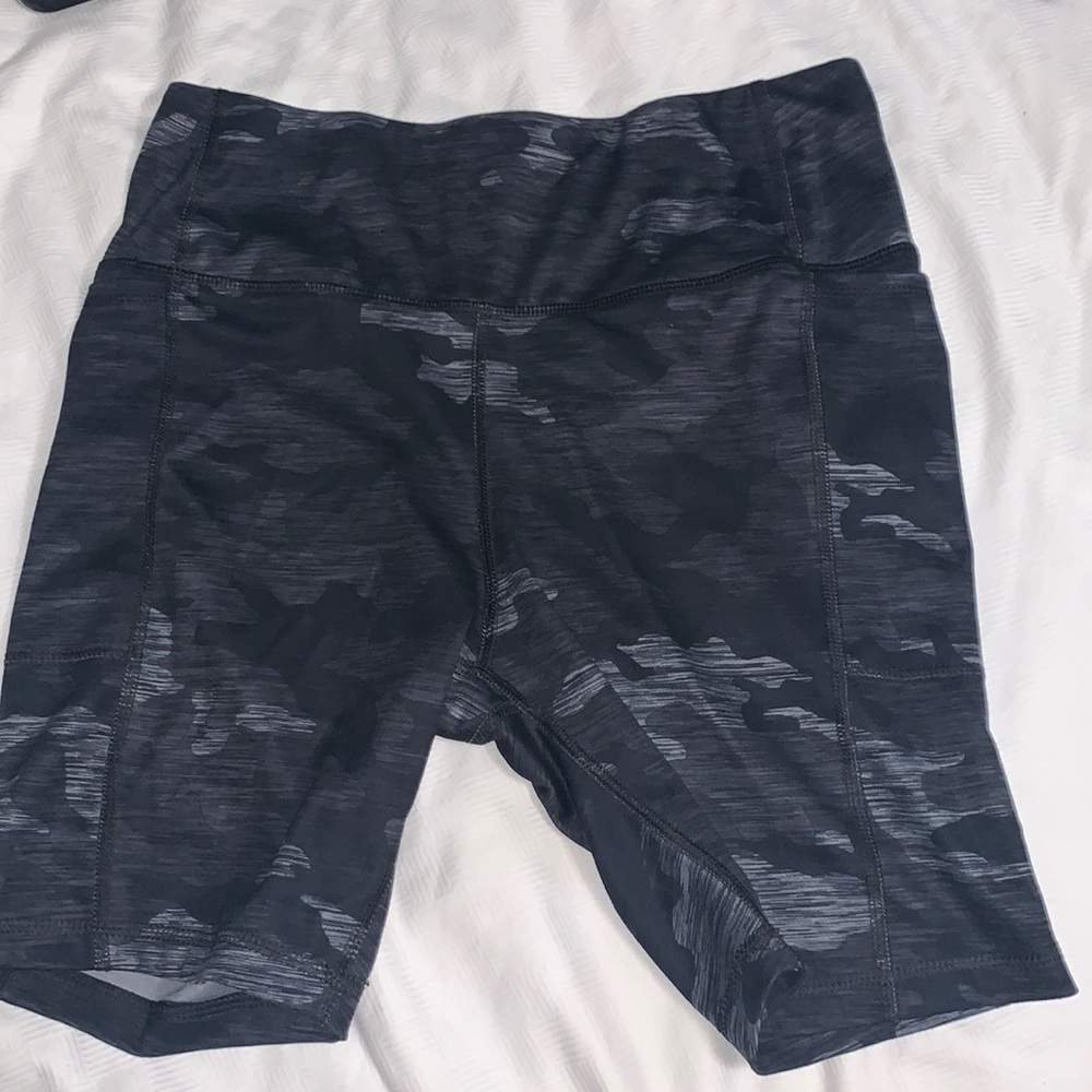 Athletic Works camo bike shorts, size M, pockets